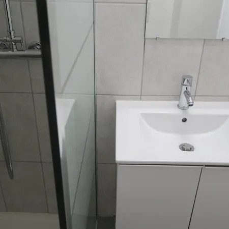 Apartman Sol-y-days Cigales De Mer, Bien Equipes Et Climatises, En Centre-ville A 150m De La *