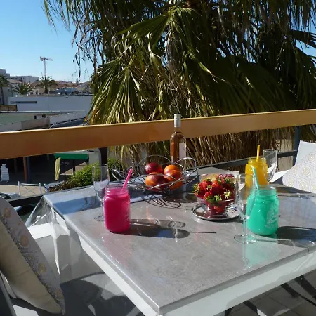 Apartament Sol-y-days Cigales De Mer, Bien Equipes Et Climatises, En Centre-ville A 150m De La *