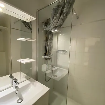 Apartament Sol-y-days Cigales De Mer, Bien Equipes Et Climatises, En Centre-ville A 150m De La *