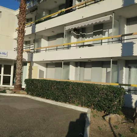 Sol-y-days Cigales De Mer, Bien Equipes Et Climatises, En Centre-ville A 150m De La Apartman